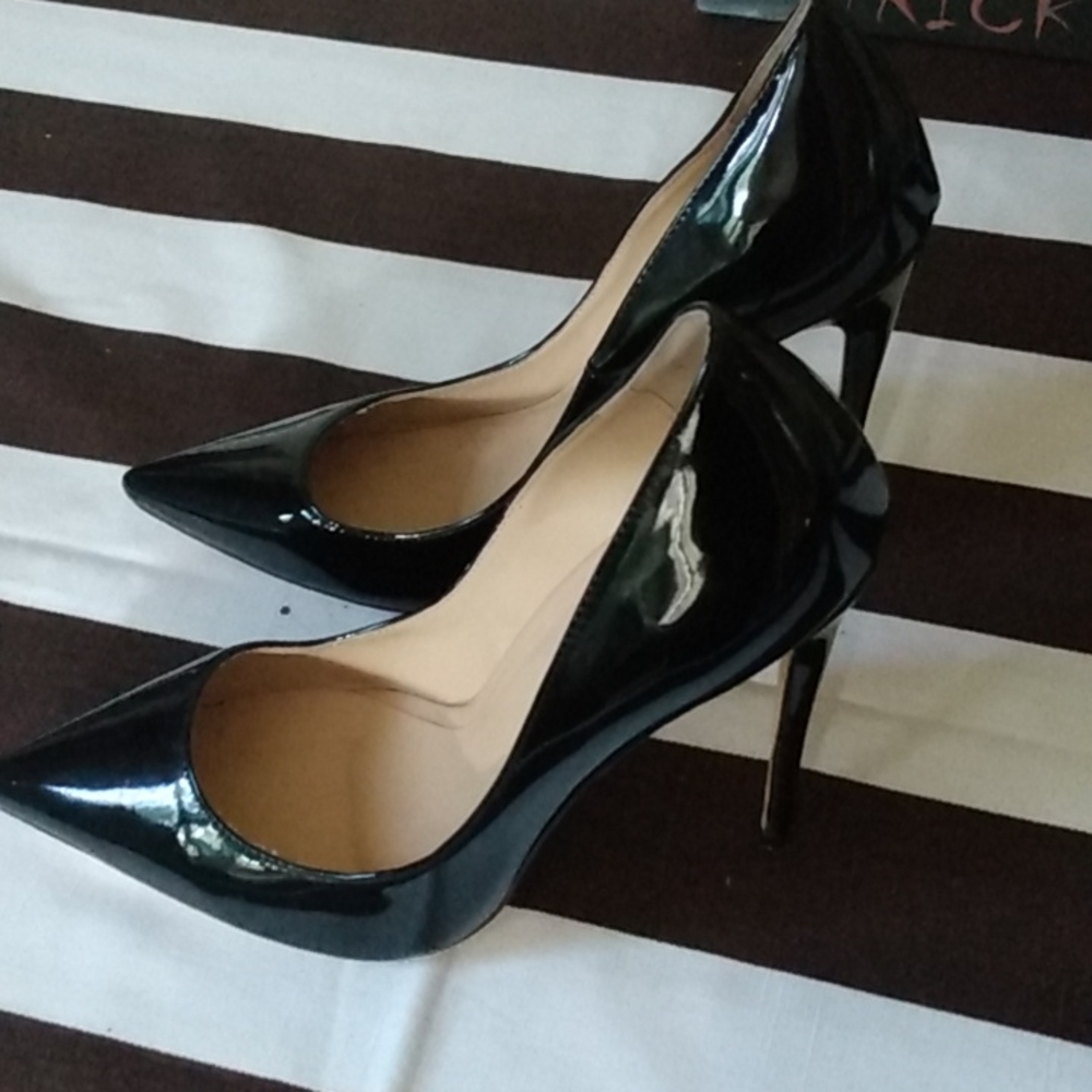 Shoes - Picture 4 of 8